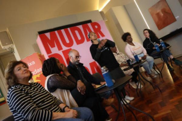 Bloco “dá voz às pessoas” numa sessão sobre casa, cuidados e igualdade