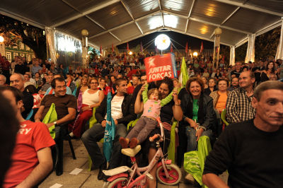 Mais de 600 pessoas no comício de Braga. Foto de Paulete Matos