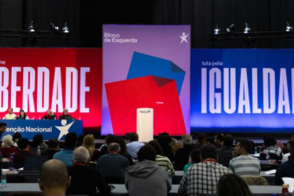 Moções deram início ao debate na Convenção