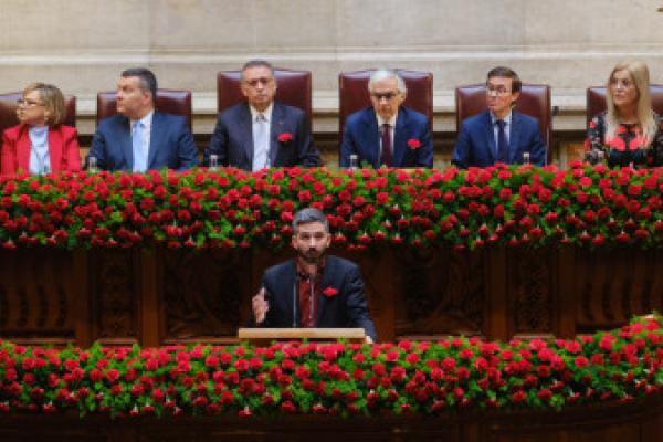 “O 25 de Abril é uma oficina viva, que exige as mãos de cada geração”