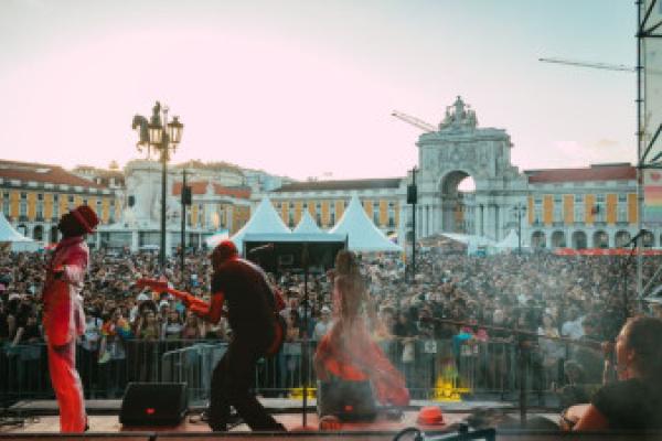 Arraial Lisboa Pride não será em junho, Bloco quer explicações de Moedas