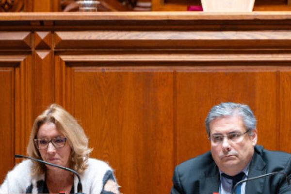 Governo quer aprovar “decreto cruel” nas costas do Parlamento