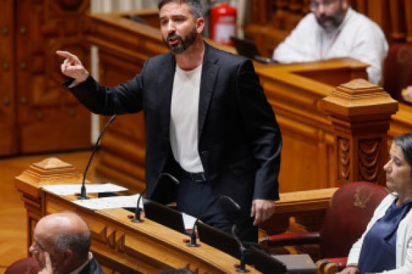 Bloco critica “contabilidade criativa” do relatório sobre pensões