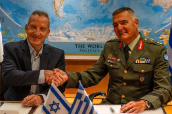 Grécia assina contrato militar recorde com Israel, Bloco questiona Bruxelas sobre financiamento europeu