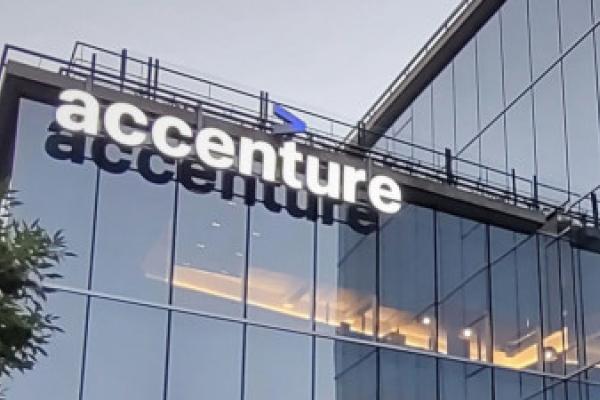 Accenture pôs 100 trabalhadores no “limbo”, Bloco questiona Governo e Comissão Europeia
