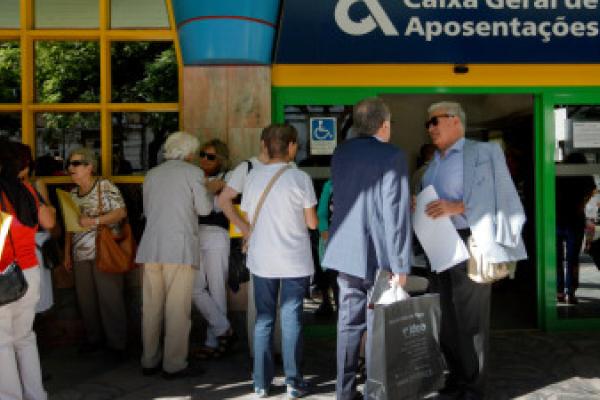 Cortes na CGA: Empregadores exigem devolução do dinheiro antes de decisão final